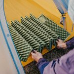 Килимок туристичний складаний одномісний IXPE Naturehike CNK2450WS044 з алюмінієвою плівкою, 195x60x1.8 см, оливковий