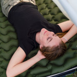 Матрац туристичний надувний одномісний  Naturehike CNK2550WS019, 200х60х6.5 см, синій із вбудованою помпою для надування