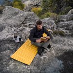 Килимок складний IXPE Naturehike CNK2550WS030, алюмінієва плівка, 18 мм, медово-золотий
